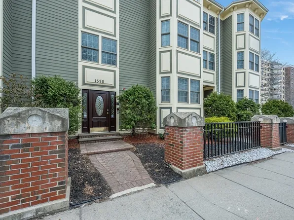 1328 Broadway #3, Somerville, MA 02144