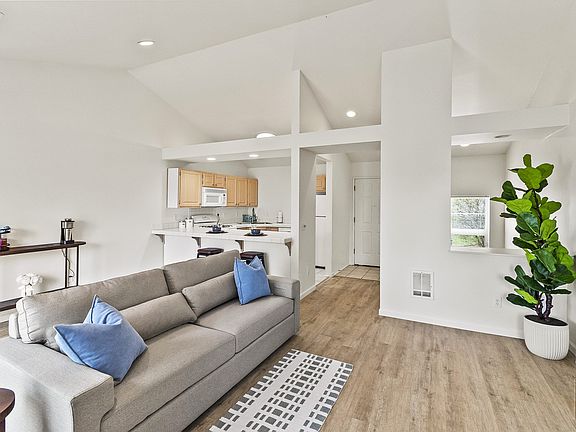 5th image of 2800 Sunnyview Ln #2638