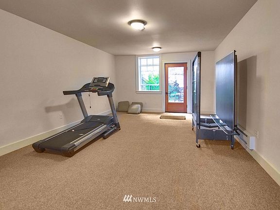 4th image of 219 N Tacoma Avenue #01