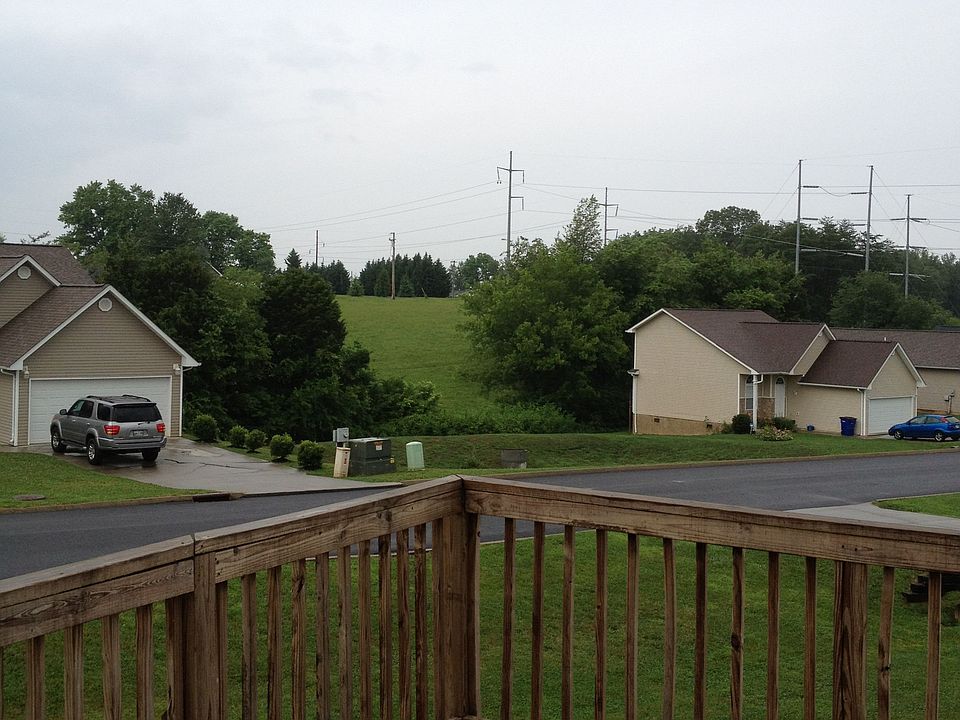 Large deck w/view