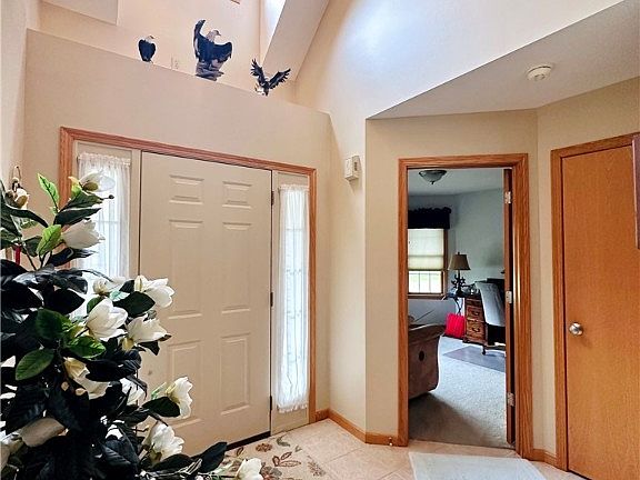 3rd image of 17 Walker Cir