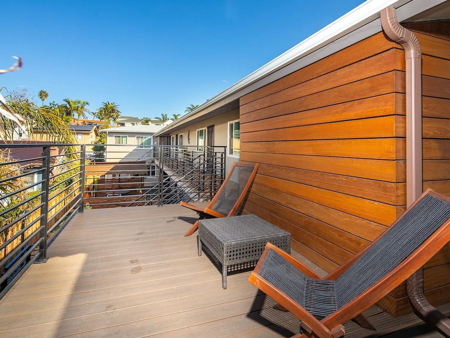 Gorgeous property! Cute Units! — Photo 4