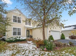 704 Stewart Ave, North Aurora, IL 60542