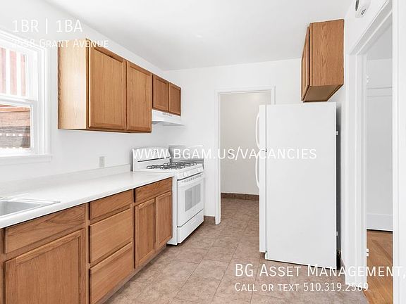 4th image of 2558 Grant Ave