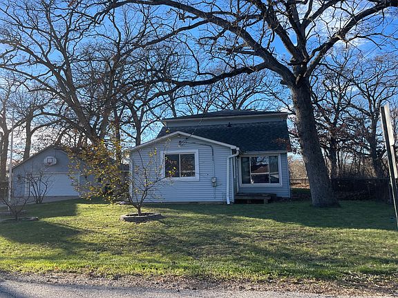 2nd image of 118 Oak Ln