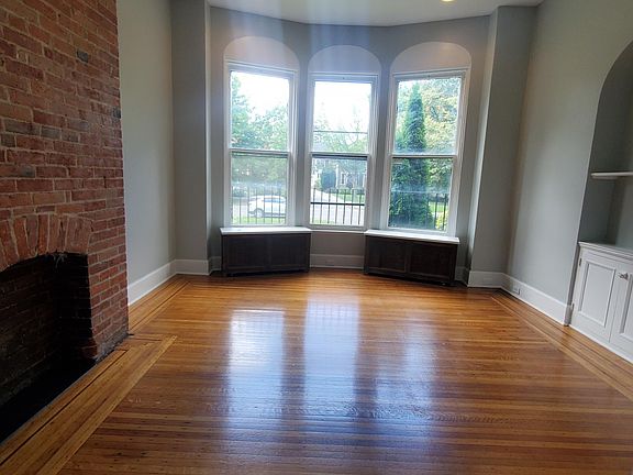 3rd image of 211 Linwood Ave #1