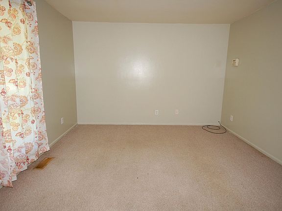 5th image of 1075 McIntosh Dr