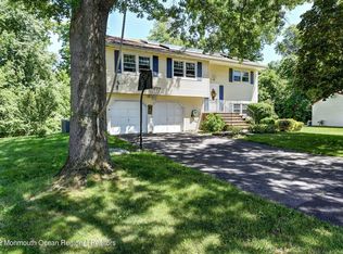 25 Poet Dr, Matawan, NJ 07747