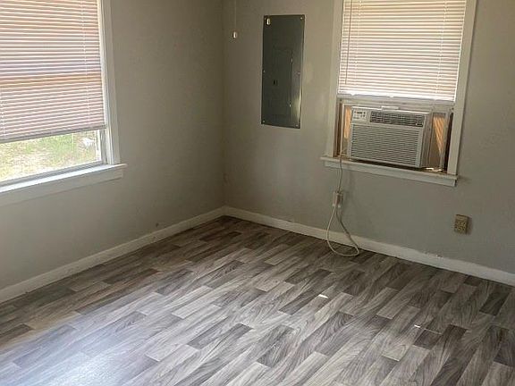 2nd image of 125 Wingate St