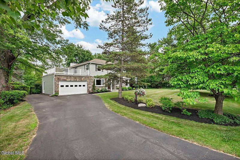 2nd image of 28 Loudon Parkway