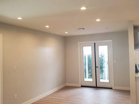 4th image of 2215 1/2 Waltonia Dr