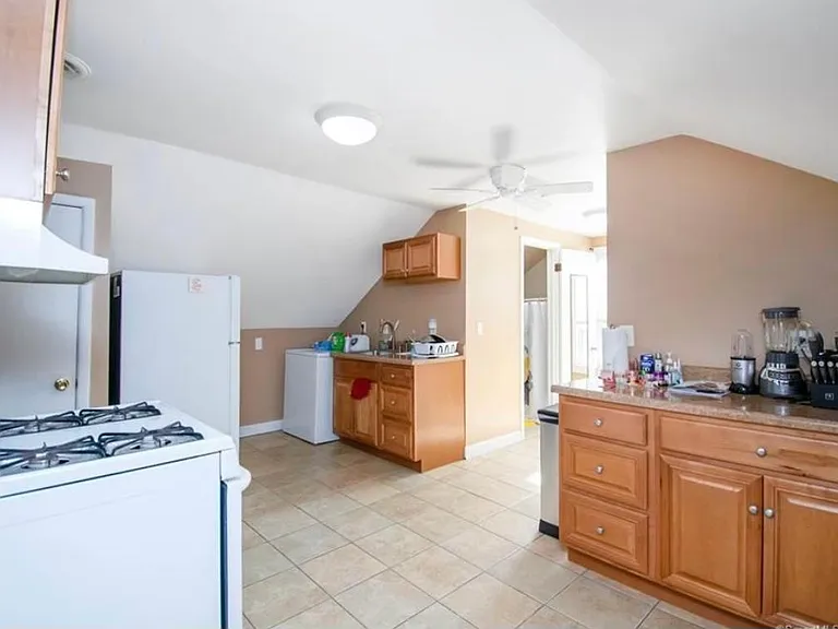 40 E Thorme St #3 — Photo 7