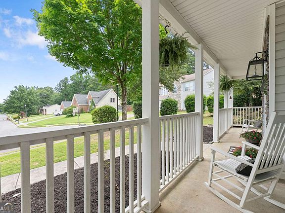 3rd image of 2665 Meridian Dr