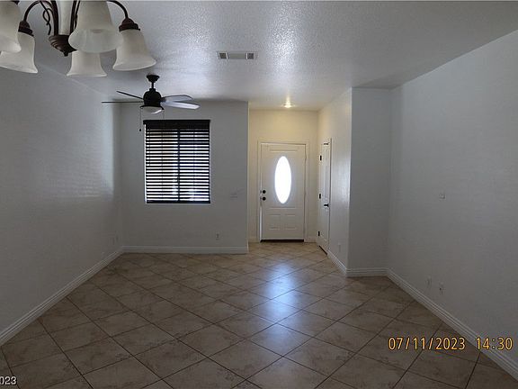 3rd image of 7718 Crystal Village Ln