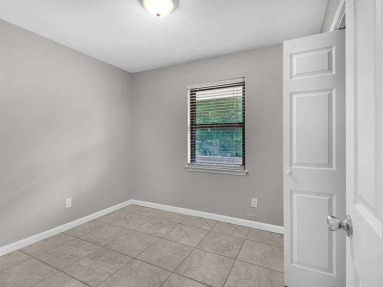 63 Jackson Ave — Photo 20