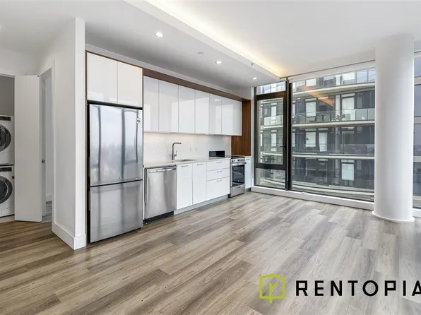 224 East 135th Street image 1 of 27