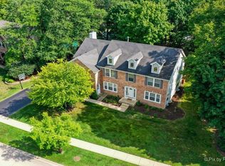 110 S Oakleaf Rd, Algonquin, IL 60102