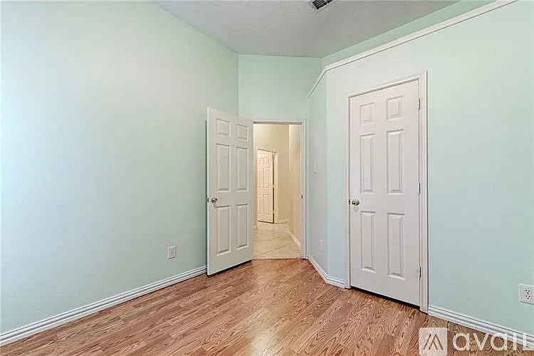 Building Photo - 452 Alta Ridge Dr