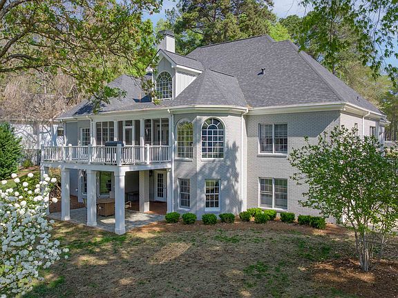 2nd image of 1021 Ridge Ter