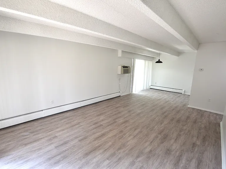 4440 Laguna Pl - Meadows Apartments — Photo 35