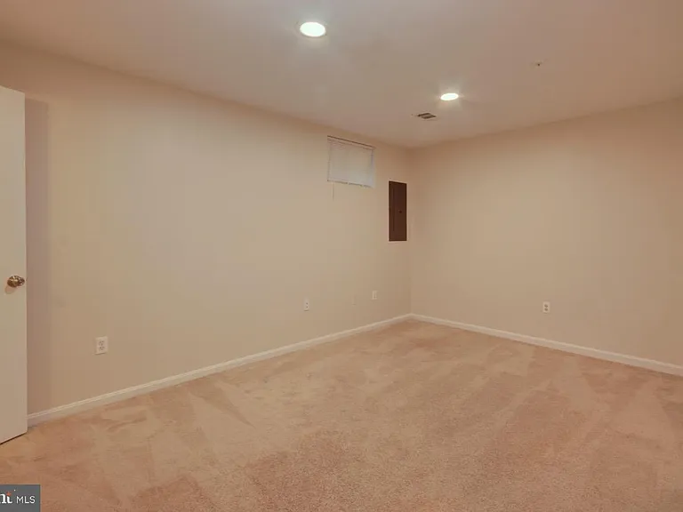 2813 31st Ave — Photo 30