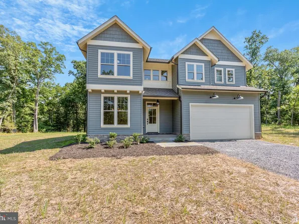 235 Queenship Ln, Berryville, VA 22611