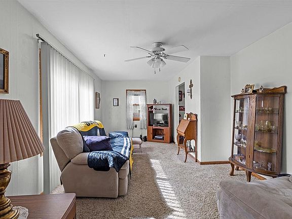 2nd image of 2204 6th St