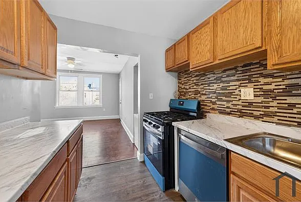 1235 Penn St NE #2 — Photo 14