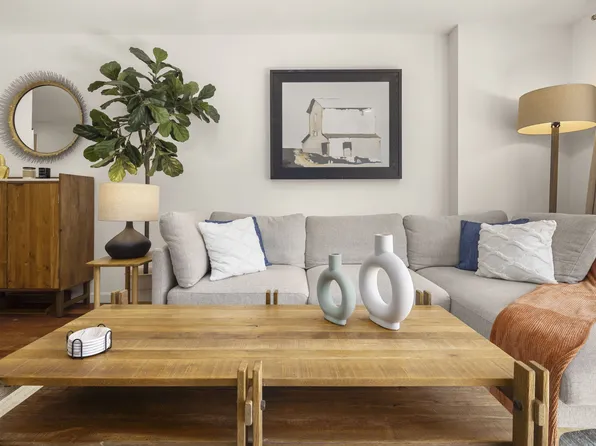 15 Saint Mark's Place image 4 of 18