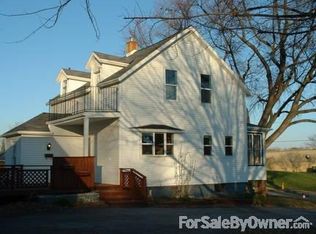 918 S 6th St, De Pere, WI 54115