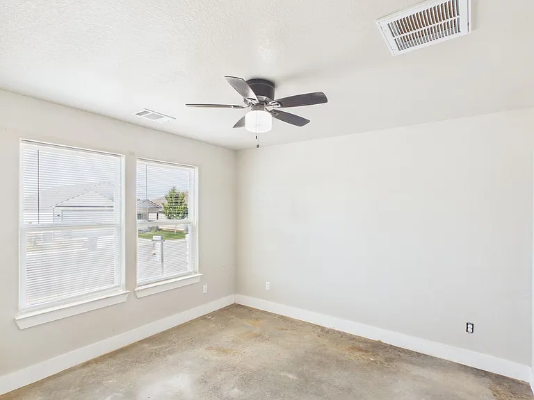 124 Feather Way — Photo 3