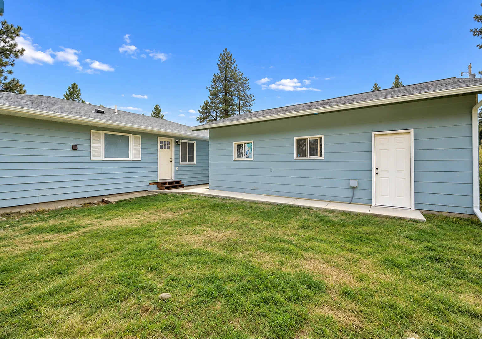 Beautifully Renovated 3-Bedroom Home in Kila $2,600/Month — Photo 2