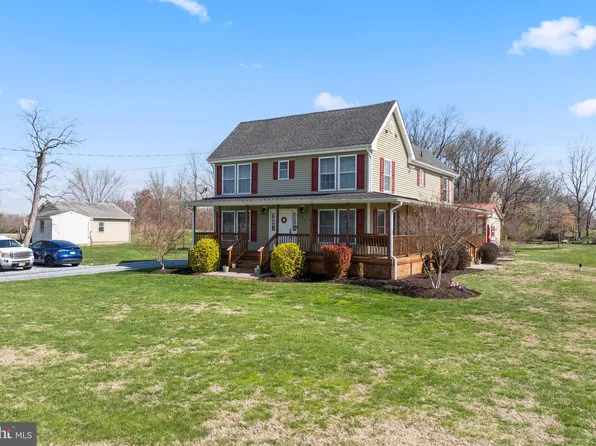 404 Woodstown Daretown Rd, Pilesgrove, NJ 08098