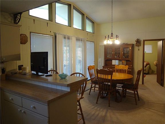 3rd image of 10 Blandford Ln