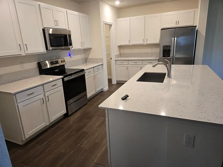 874 Bent Creek Dr — Photo 3