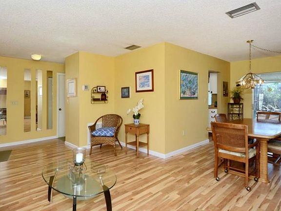 5th image of 6569 Waterford Cir