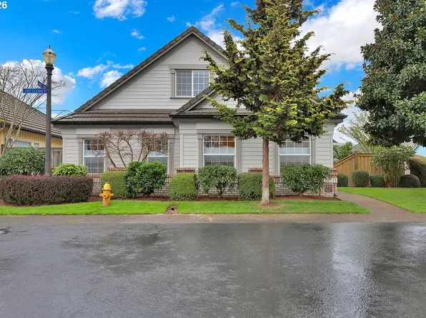 3335 Lake Glenn Dr, Eugene, OR 97408