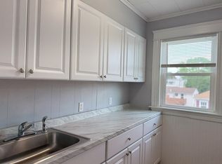 161 Farm St FLOOR 3, Woonsocket, RI 02895