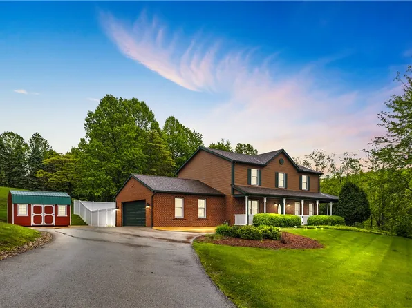 2002 Ridge Rd, Jeannette, PA 15644