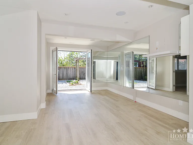 15728 Buena Vista Ave #HOUSE — Photo 19