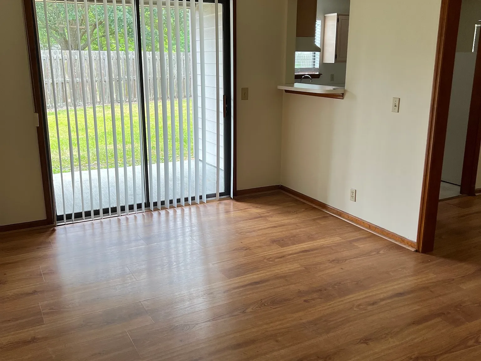 3 bed, 2.0 bath, 1363 sqft, $1,750 — Photo 3