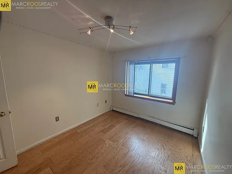 1030 Bennington St #5B — Photo 9
