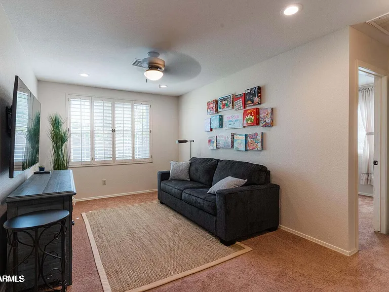 2322 E Millbrae Ct — Photo 8