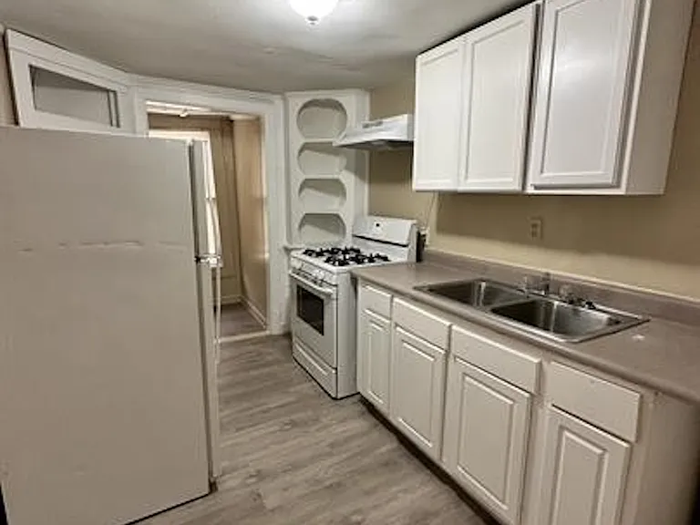 314 N Nueces #C — Photo 3