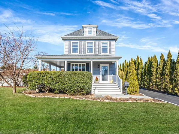 27 Central Street, Greenlawn, NY 11740