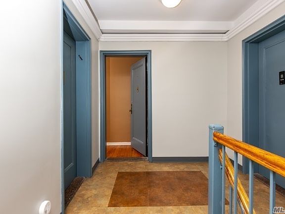 4th image of 4 W Mill Dr APT 2B