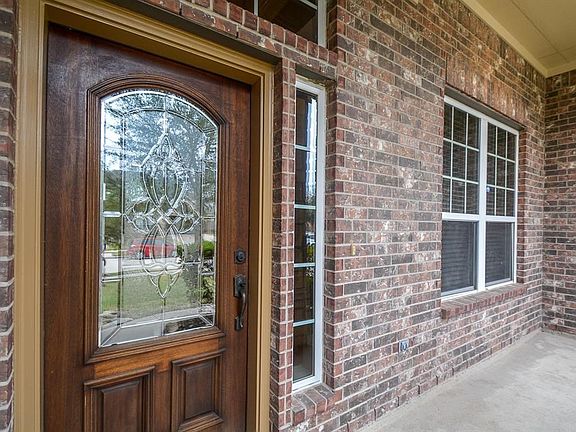 Front covered porch welcomes you home!