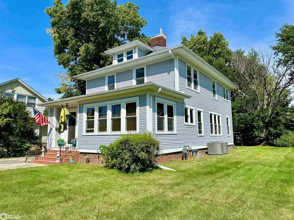 1314 West St, Grinnell, IA 50112