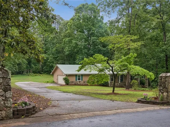 845 Wagon Wheel Cir, Fayetteville, GA 30214