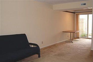 2nd image of 82 Menlo Park Dr